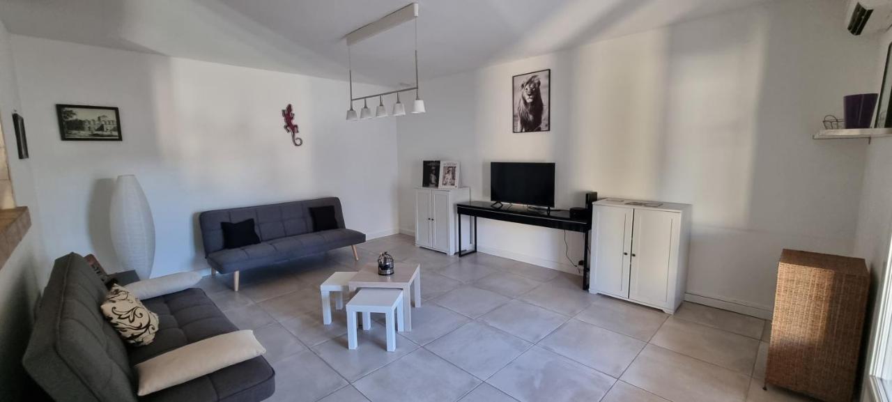 La Maison De Mame Villa Arles Bagian luar foto